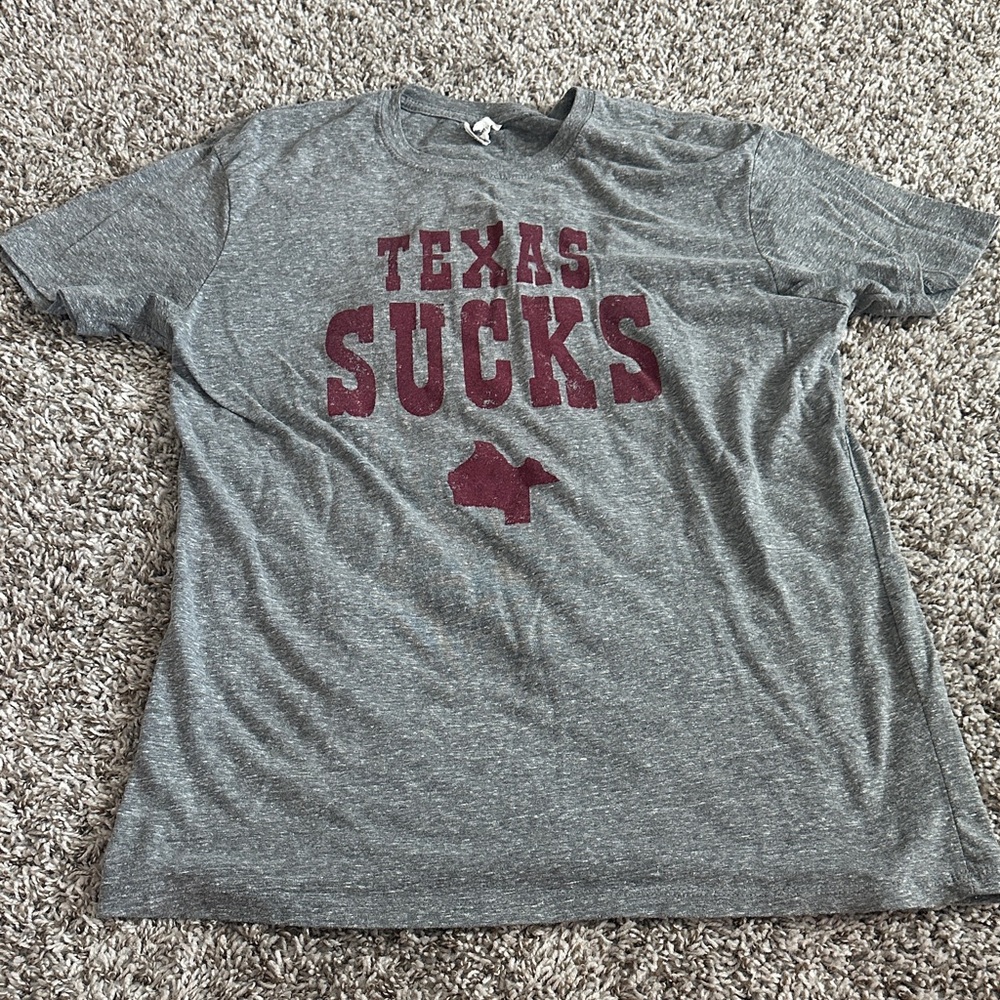 Gray “Texas Sucks” t-shirt